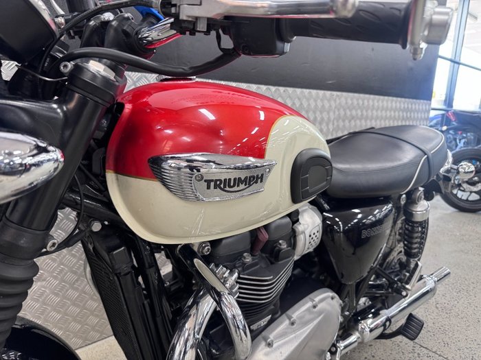 2017 Triumph BONNEVILLE T100 WHITE