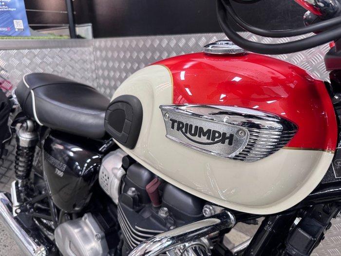 2017 Triumph BONNEVILLE T100 WHITE