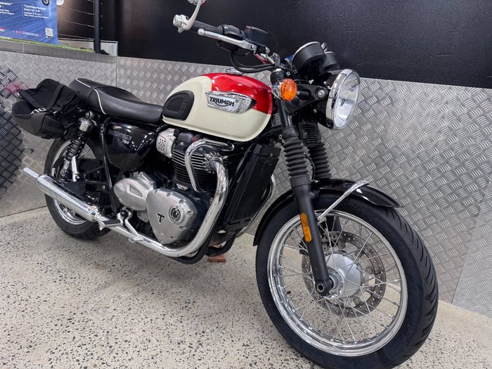 2017 Triumph BONNEVILLE T100 WHITE