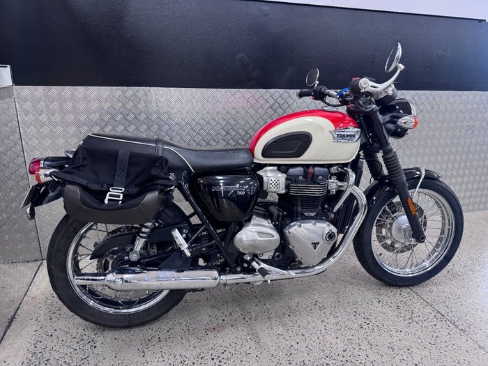 2017 Triumph BONNEVILLE T100 WHITE