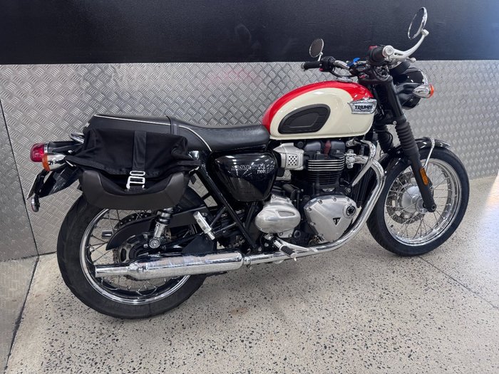 2017 Triumph BONNEVILLE T100 WHITE