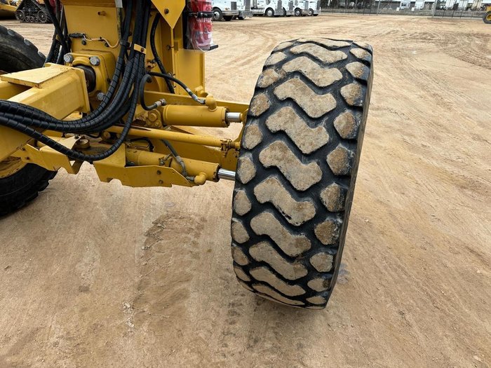 2016 Caterpillar 140M3