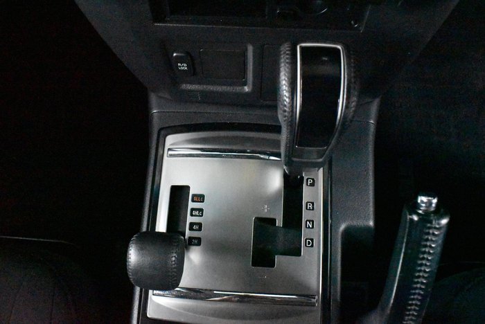 2017 Mitsubishi Pajero GLX