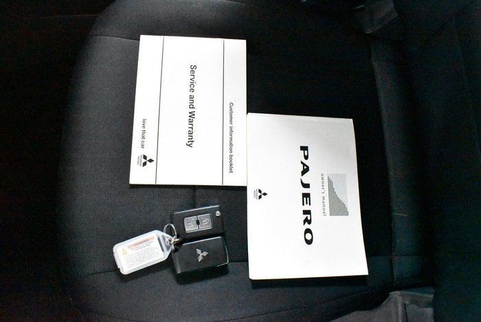 2017 Mitsubishi Pajero GLX