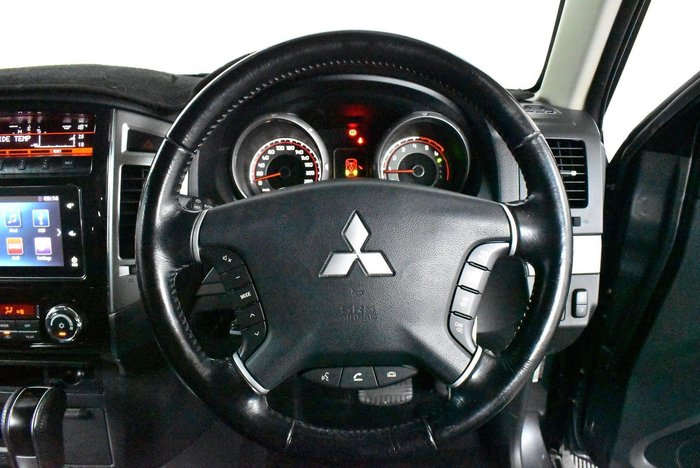 2017 Mitsubishi Pajero GLX