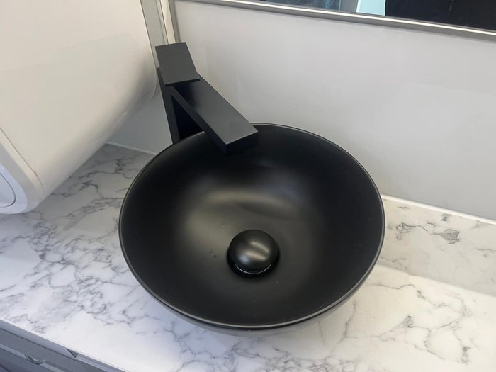 2025 JB Caravans Scorpion Sting Air 20'6 Rd Cafe