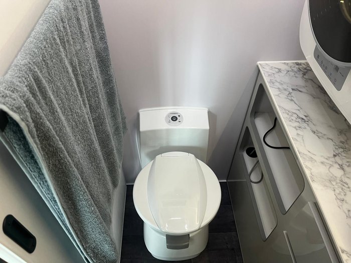 2025 JB Caravans Scorpion Sting Air 20'6 Rd Cafe