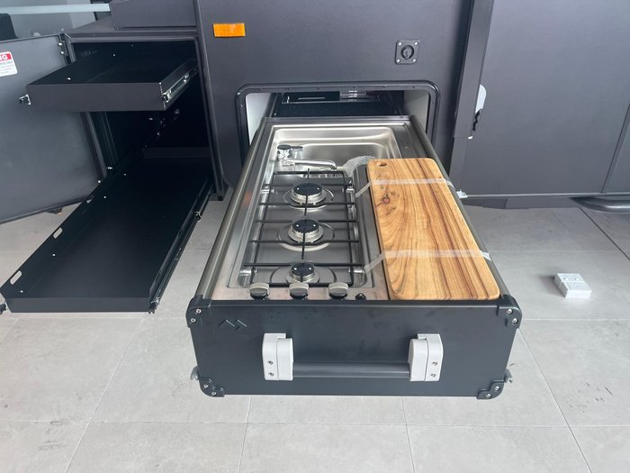 2025 JB Caravans Scorpion Sting Air 20'6 Rd Cafe