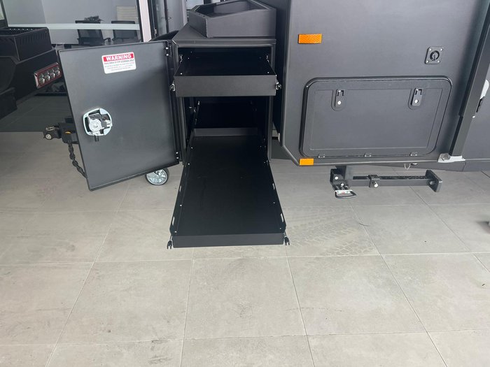 2025 JB Caravans Scorpion Sting Air 20'6 Rd Cafe