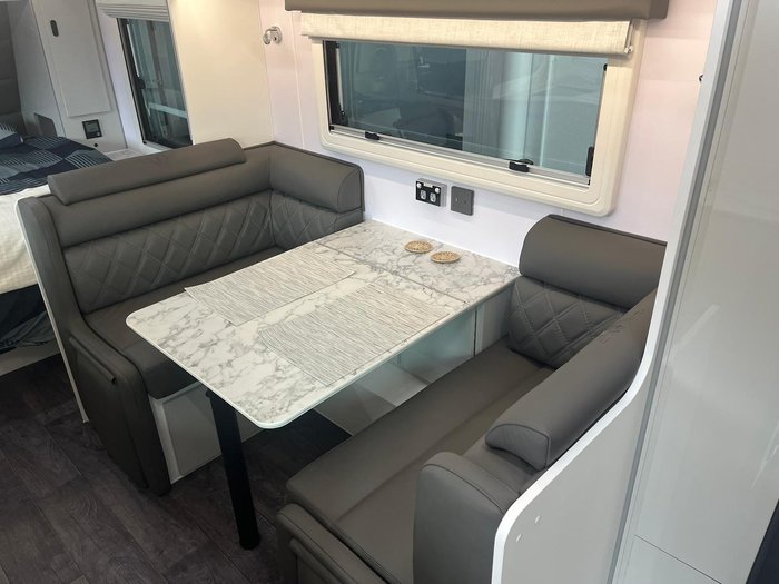 2025 JB Caravans Scorpion Sting Air 20'6 Rd Cafe