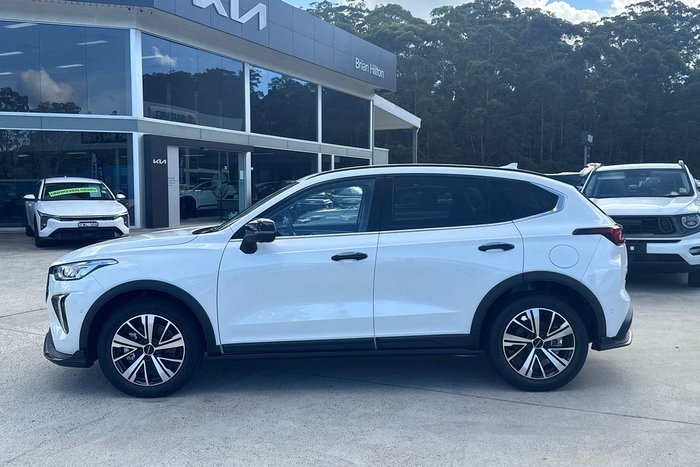 2025 GWM Haval Jolion Ultra Hybrid A02 Hamilton White (9C01)