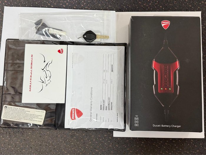 2022 Ducati Streetfighter V2 Streetfighter Red