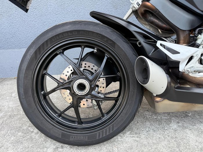 2022 Ducati Streetfighter V2 Streetfighter Red