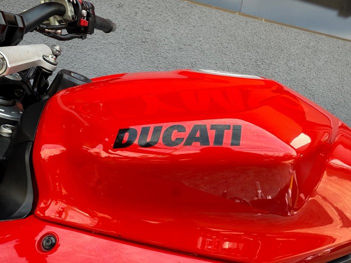 2022 Ducati Streetfighter V2 Streetfighter Red