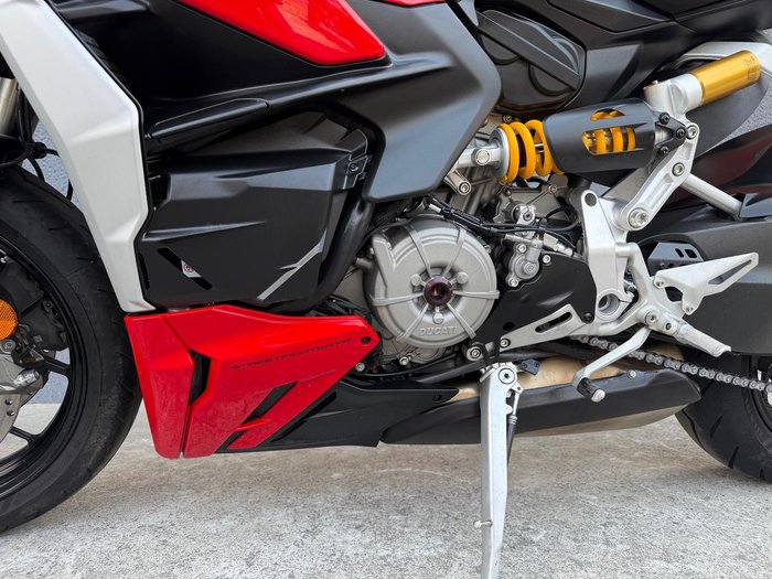2022 Ducati Streetfighter V2 Streetfighter Red