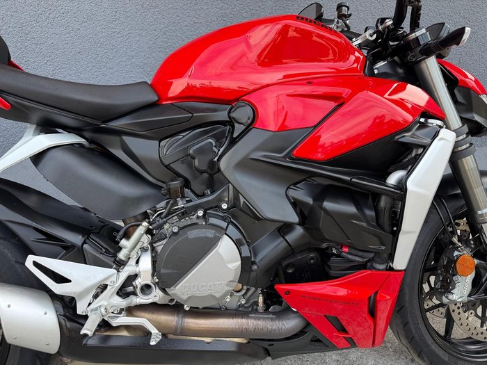 2022 Ducati Streetfighter V2 Streetfighter Red