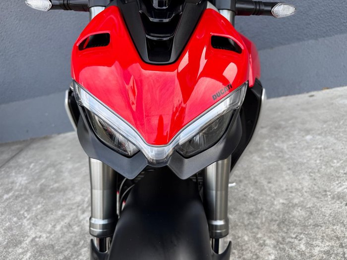 2022 Ducati Streetfighter V2 Streetfighter Red