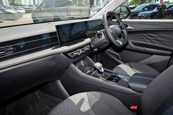 2025 MG HS Super Hybrid Excite