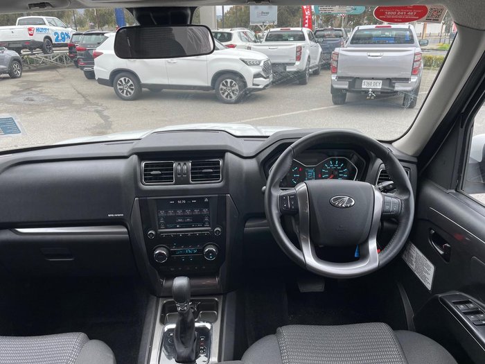 2023 Mahindra PIK-UP S11