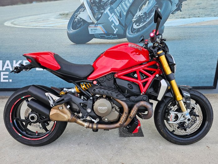 2014 DUCATI MONSTER 1200S Red