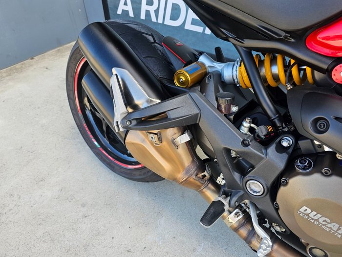 2014 DUCATI MONSTER 1200S Red