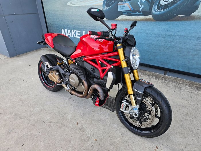 2014 DUCATI MONSTER 1200S Red