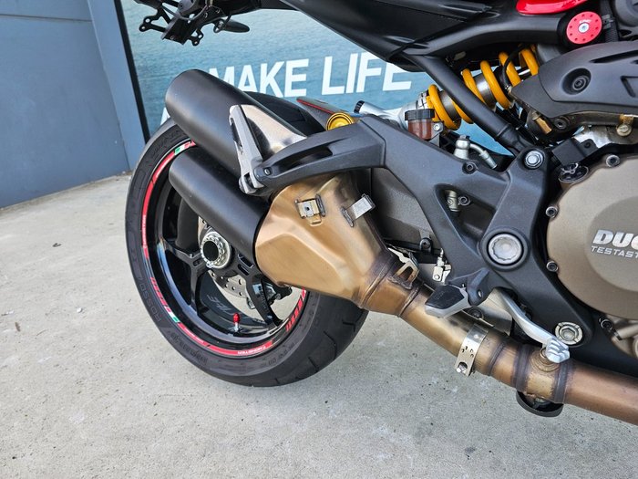 2014 DUCATI MONSTER 1200S Red