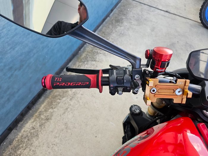 2014 DUCATI MONSTER 1200S Red