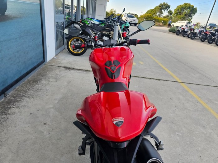 2014 DUCATI MONSTER 1200S Red