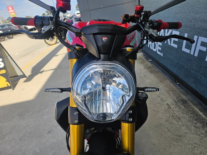 2014 DUCATI MONSTER 1200S Red