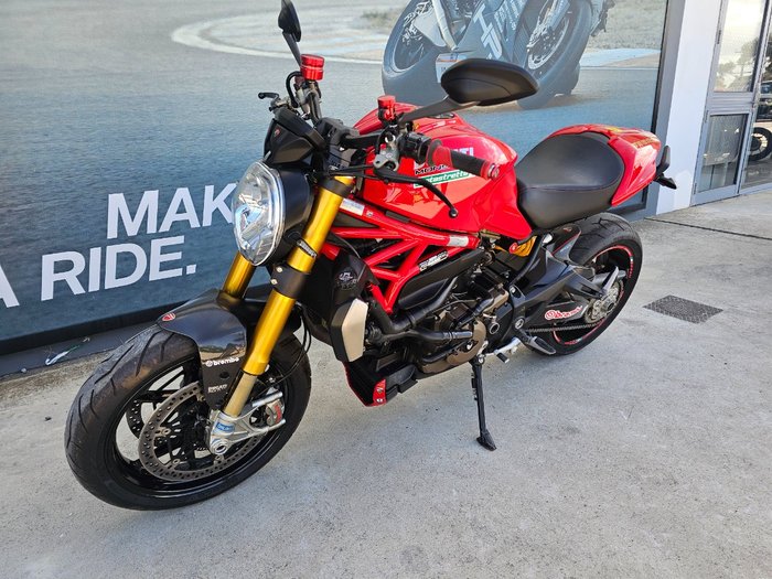 2014 DUCATI MONSTER 1200S Red