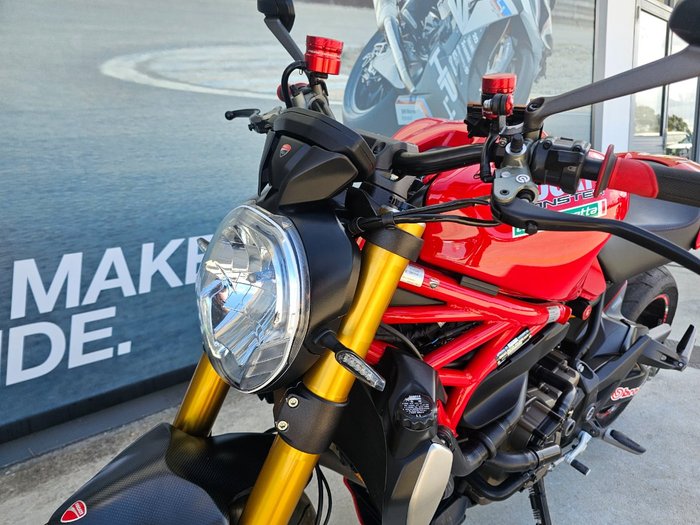 2014 DUCATI MONSTER 1200S Red