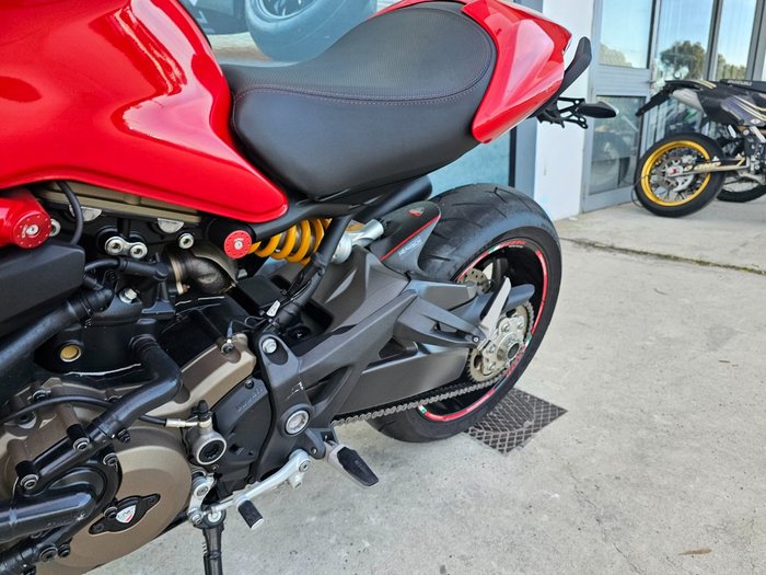 2014 DUCATI MONSTER 1200S Red