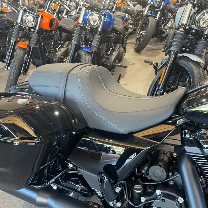 2025 Harley-davidson FLHX STREET GLIDE (117) Vivid Black