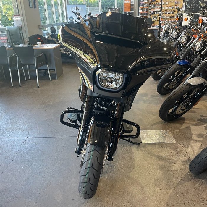 2025 Harley-davidson FLHX STREET GLIDE (117) Vivid Black