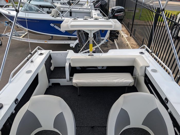 2025 QUINTREX 520 Cruiseabout Pro