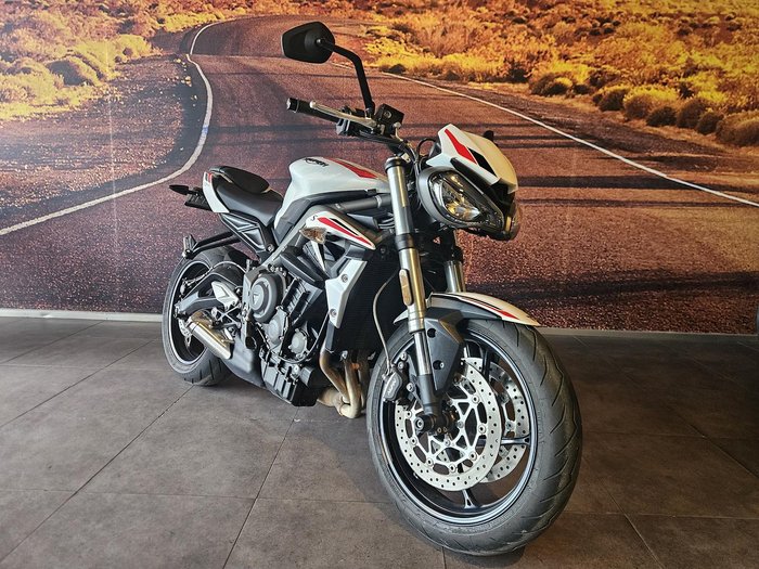 2022 Triumph Street Triple S 660 LAMS Street Triple White
