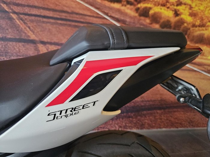 2022 Triumph Street Triple S 660 LAMS Street Triple White