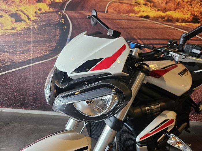 2022 Triumph Street Triple S 660 LAMS Street Triple White
