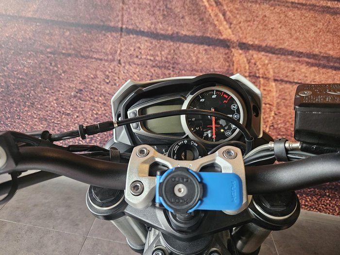 2022 Triumph Street Triple S 660 LAMS Street Triple White