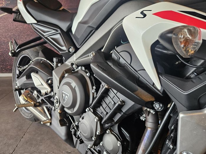 2022 Triumph Street Triple S 660 LAMS Street Triple White