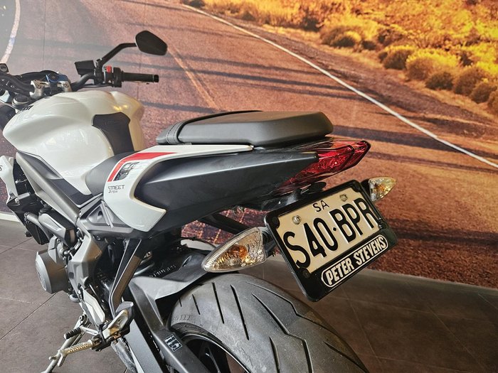 2022 Triumph Street Triple S 660 LAMS Street Triple White