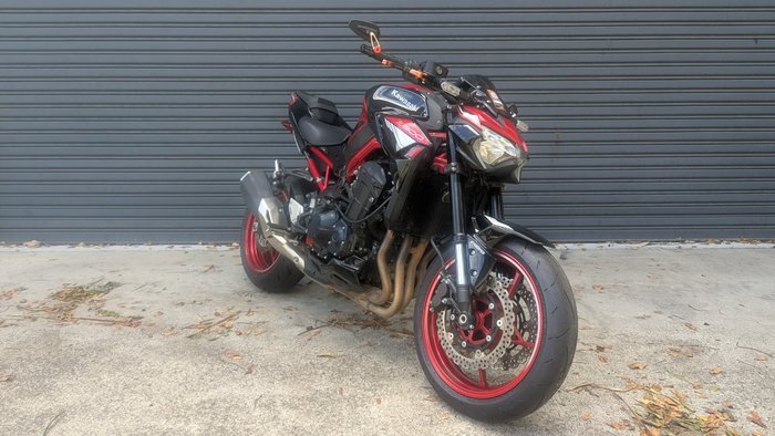 2024 Kawasaki Z900 (ZR900) Red