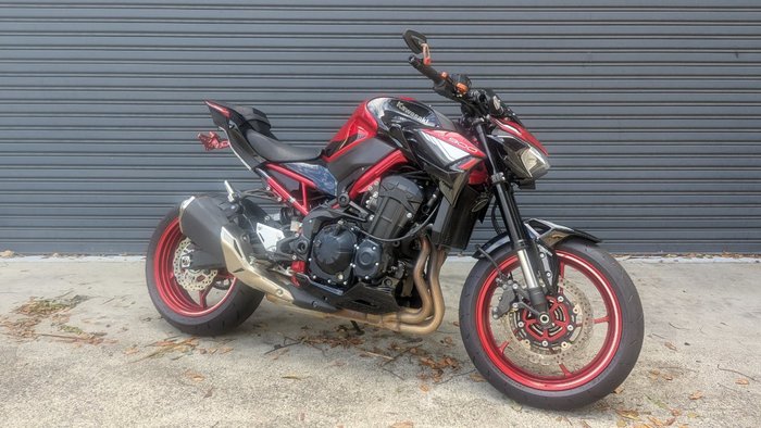 2024 Kawasaki Z900 (ZR900) Red