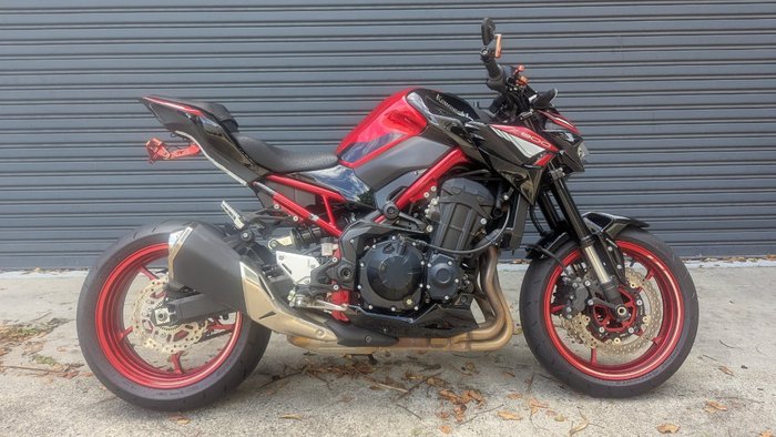 2024 Kawasaki Z900 (ZR900) Red