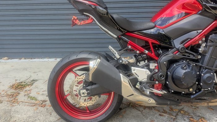 2024 Kawasaki Z900 (ZR900) Red