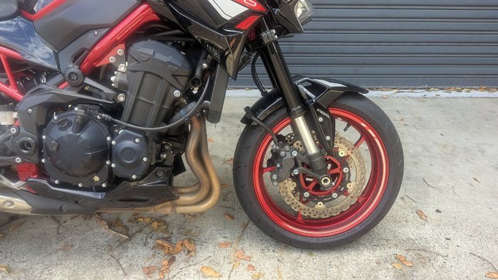 2024 Kawasaki Z900 (ZR900) Red
