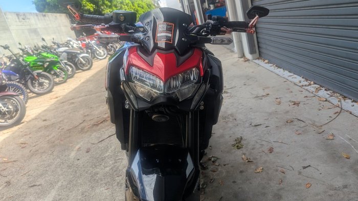 2024 Kawasaki Z900 (ZR900) Red