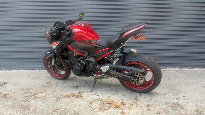 2024 Kawasaki Z900 (ZR900) Red