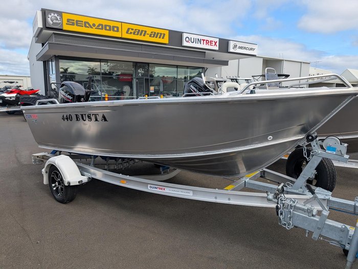 2025 QUINTREX 440 Busta